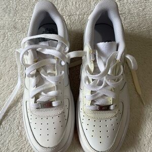 Nike kids White Athletic Sneakers big kids size 5.5